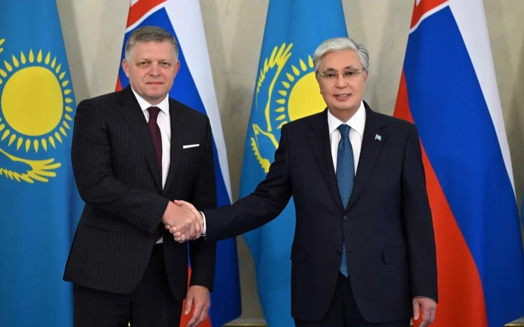 Глава государства Касым-Жомарт Токаев провел переговоры с Премьер-министром Словакии Робертом Фицо