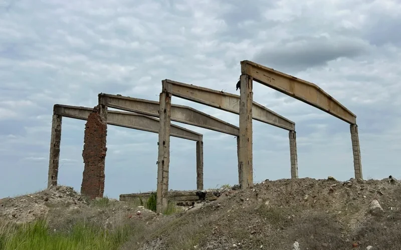развалины Алгинского химзавода