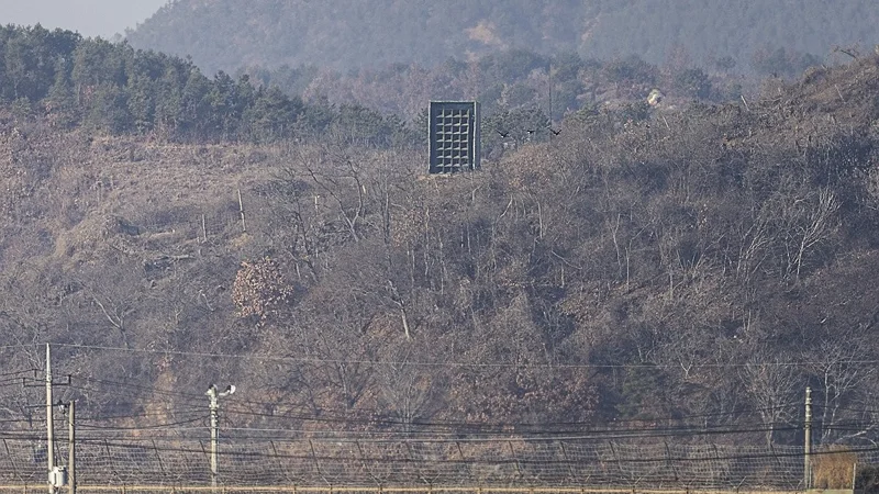 S. Korea's military suspends loudspeaker broadcasts against N. Korea in border area