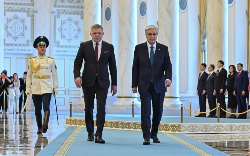 Премьер-министр Словакии прибыл в Акорду