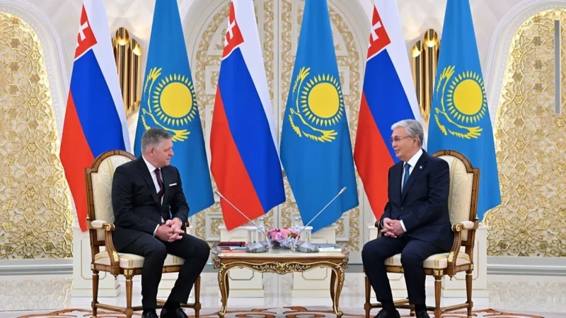 PM Robert Fico invites Kassym-Jomart Tokayev to visit Slovakia