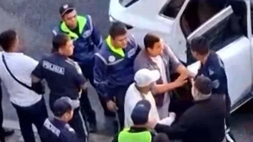 Алматыда полицияға қарсылық көрсеткен бір  топ адам ұсталды