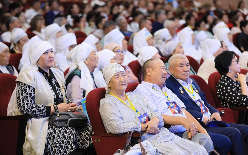 «Ǵasyrlarǵa jalǵasqan erlik» forýmy Álııa Moldaǵulovanyń 100 jyldyǵyna arnaldy «Ǵasyrlarǵa jalǵasqan erlik» forýmy Álııa Moldaǵulovanyń 100 jyldyǵyna arnaldy