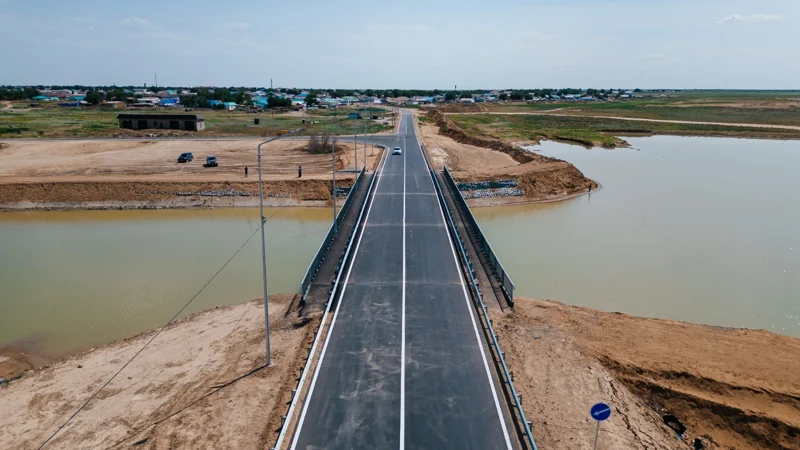 В Атырауской области сдали в эксплуатацию новый мост, разрушенный после паводков