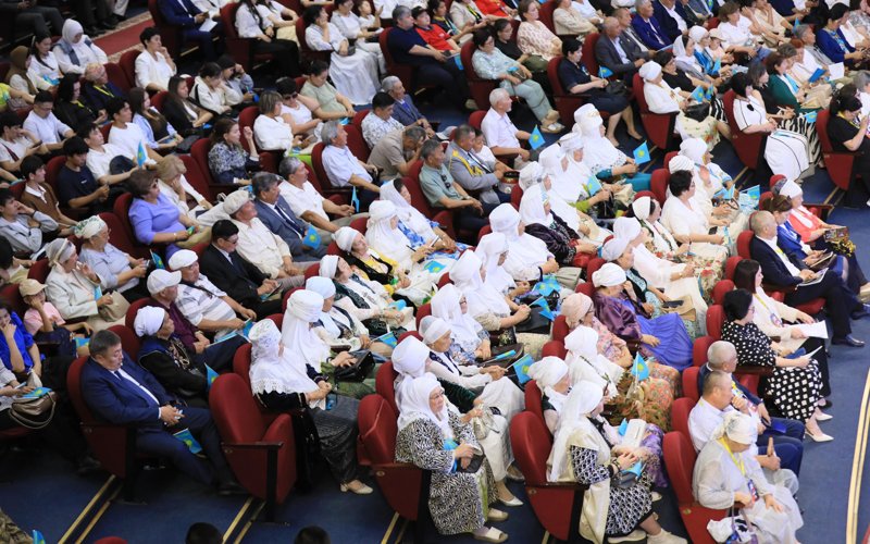 «Ǵasyrlarǵa jalǵasqan erlik» forýmy Álııa Moldaǵulovanyń 100 jyldyǵyna arnaldy «Ǵasyrlarǵa jalǵasqan erlik» forýmy Álııa Moldaǵulovanyń 100 jyldyǵyna arnaldy