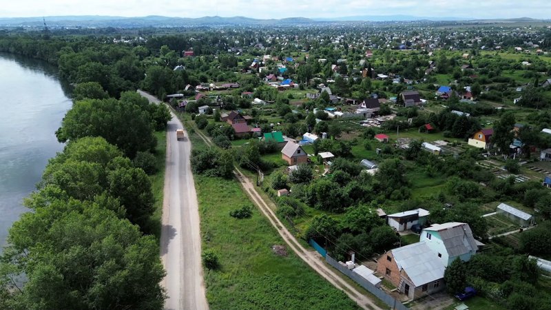 Дачники в Усть-Каменогорске жалуются на большегрузы, разрушающие дорогу Дачники в Усть-Каменогорске жалуются на большегрузы, разрушающие дорогу