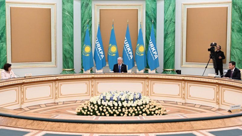 Президент провел встречу со спикерами парламентов стран – участниц ТюркПА Президент провел встречу со спикерами парламентов стран – участниц ТюркПА