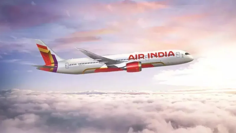 Үндістанда апатқа ұшыраған Air India ұшағы дәрігерлерге арналған жатақхана ғимаратына құлаған