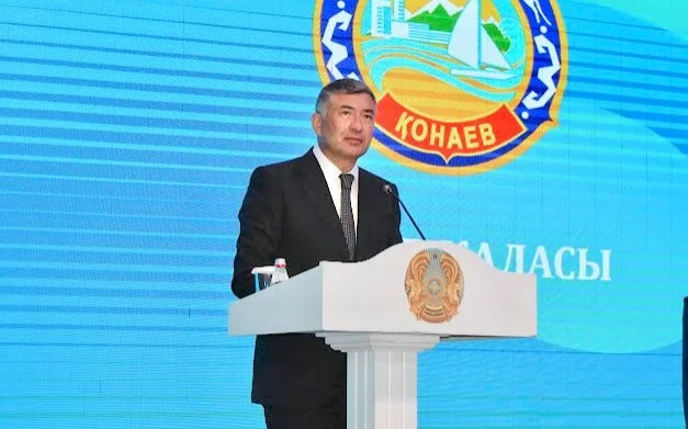 Жители Конаева жалуются на неприятный запах