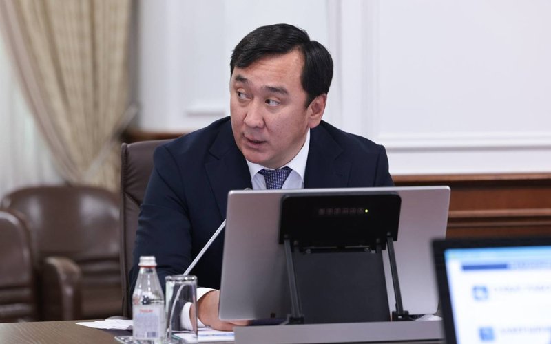 Максат Калиакпаров Максат Калиакпаров