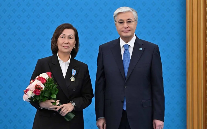 Prezıdent Jarlyǵymen otandyq medıtsınany damytýǵa eleýli úles qosqan mamandar marapattaldy