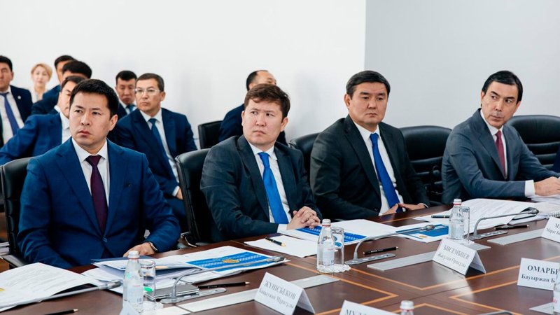 Во всех западных регионах Казахстана отмечен низкий уровень обеспеченности дорогами Во всех западных регионах Казахстана отмечен низкий уровень обеспеченности дорогами