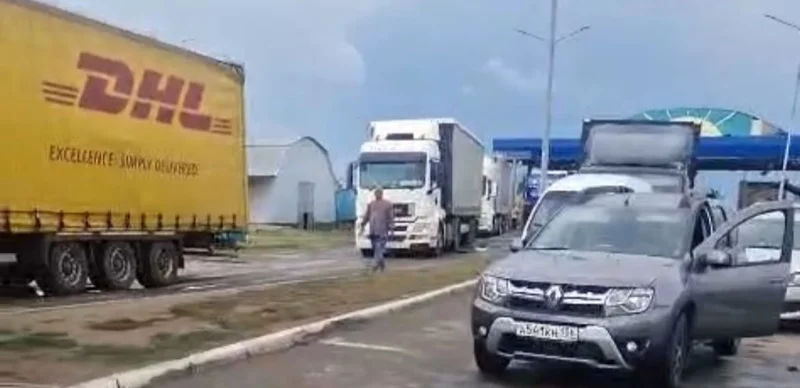 «Жайсаң» шекара бекетінде әлі де 70-100 көлік тұр 