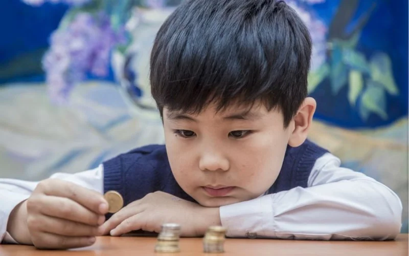 балаға ақша жинауды үйрету