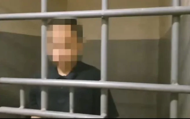 Мужчина напал на врачей в Карагандинской области