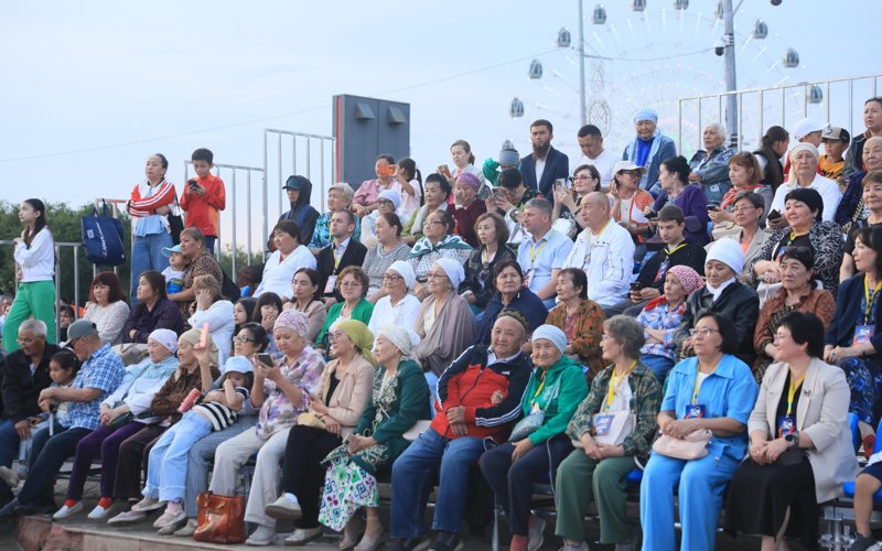 Торжества в честь 100-летия Алии Молдагуловой Торжества в честь 100-летия Алии Молдагуловой
