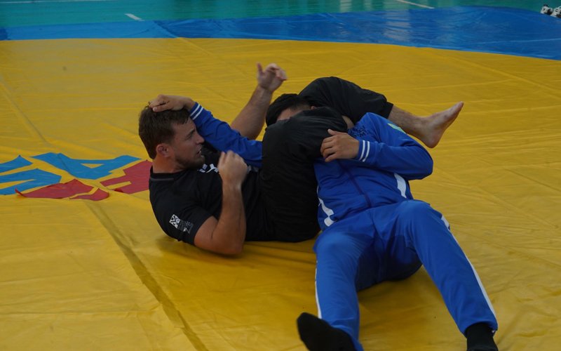 Чемпион по ММА Василий Тахтай Чемпион по ММА Василий Тахтай