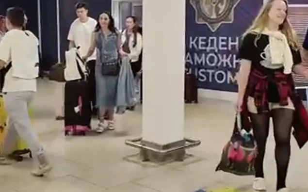 dva samoleta s kazahstanskımı týrıstamı ız Dýbaı prıbylı v Almaty