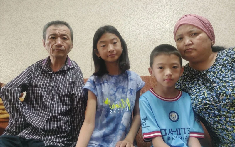  Бахтияр Омирали с семьей, день отца