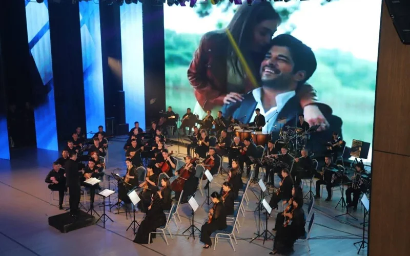 «Taqııaly perishte», «Ertuǵryl», «Va Bank»: qyzylordalyq orkestr tanymal sanýdtrekterden kontsert qoıdy