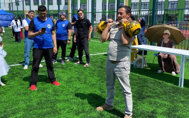 Ákeler kúni: Elordada belsendi ákeler arasynda sport túrlerinen saıys ótti