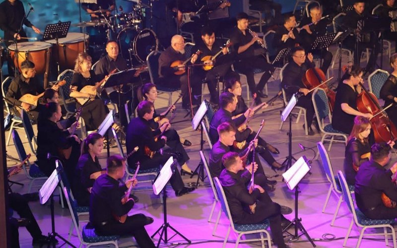 «Taqııaly perishte», «Ertuǵryl», «Va Bank»: qyzylordalyq orkestr tanymal sanýdtrekterden kontsert qoıdy «Taqııaly perishte», «Ertuǵryl», «Va Bank»: qyzylordalyq orkestr tanymal sanýdtrekterden kontsert qoıdy