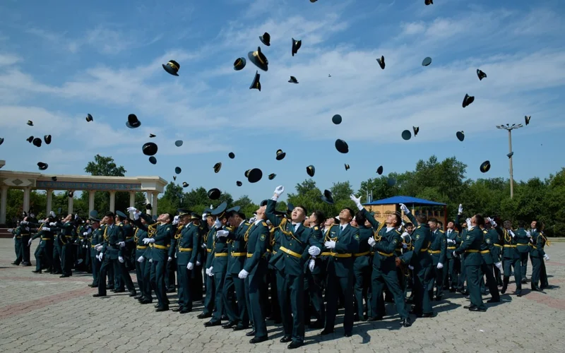 Ulttyq ulan ofıtserleriniń qatary 200-ge jýyq túlekpen tolyqty