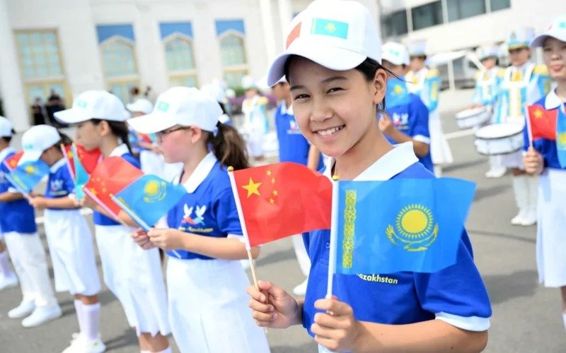 Kassym-Jomart Tokayev welcomes Xi Jinping at Astana Airport Kassym-Jomart Tokayev welcomes Xi Jinping at Astana Airport