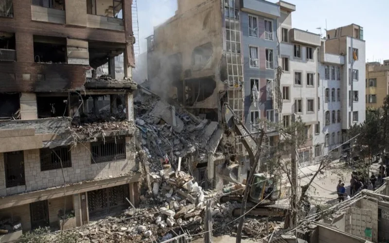 Tel Aviv strikes Quds Force command centers in Iran