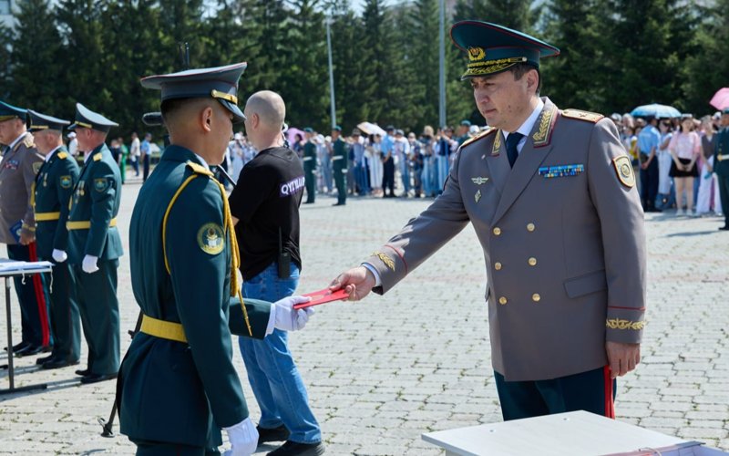 Ulttyq ulan ofıtserleriniń qatary 200-ge jýyq túlekpen tolyqty Ulttyq ulan ofıtserleriniń qatary 200-ge jýyq túlekpen tolyqty