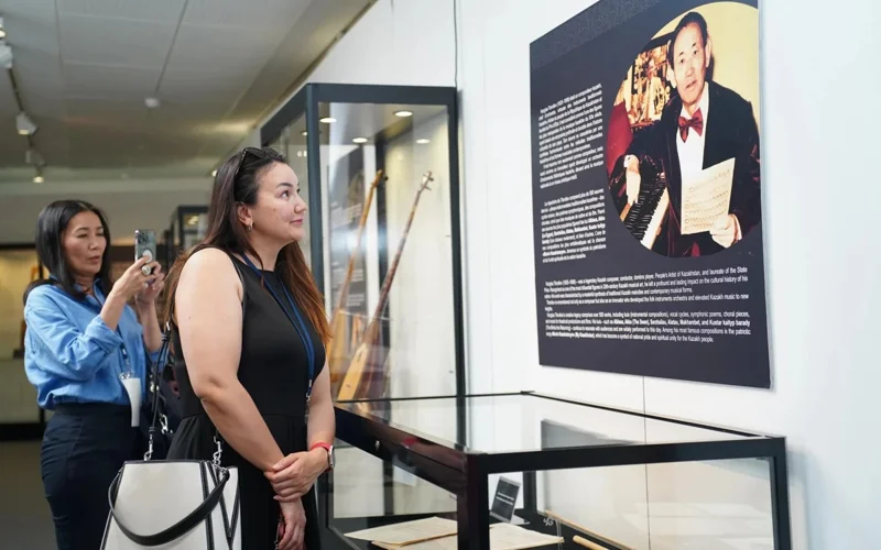 Exhibition honoring Nurgissa Tlendiyev unveils in Paris