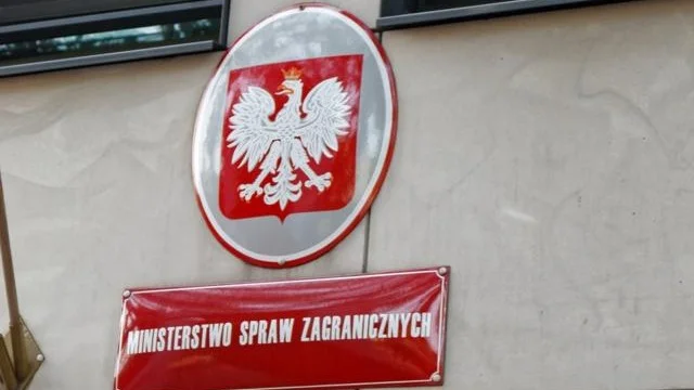 Польша первой в ЕС вывозит своих граждан из Израиля