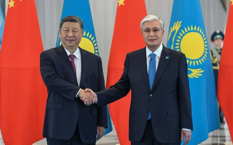 Kassym-Jomart Tokayev, Xi Jinping hold talks in Astana