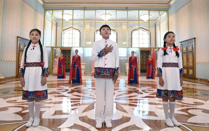 Президент Си Цзиньпинді Астана әуежайынан қарсы алды 