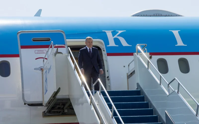 Шавкат Мирзиёев прибыл в Казахстан