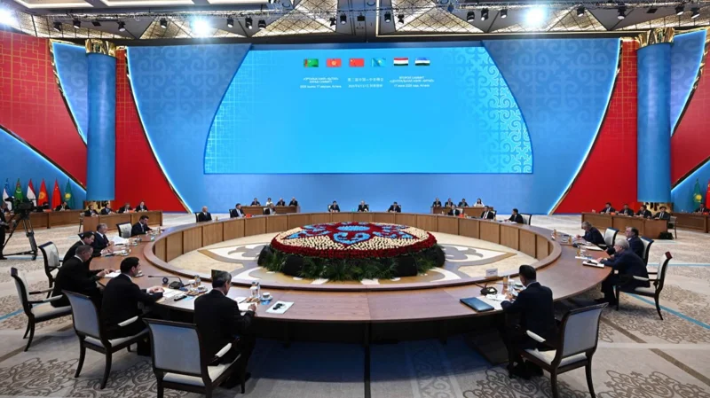 Глава государства предложил создать экспертную платформу для развития логистики между ЦА и Китаем