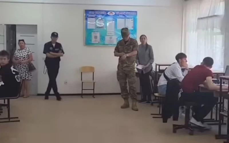 студентов колледжа забрали в военкомат