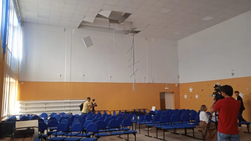 Петропавлда түлектерге аттестат тапсыру рәсімінде мектептің төбесі құлады