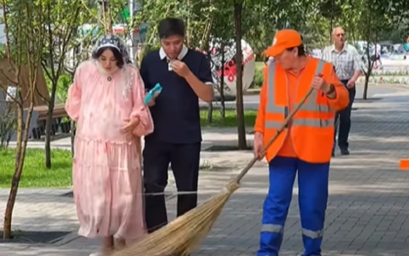 Блогера арестовали на 10 суток после социального эксперимента в Алматы