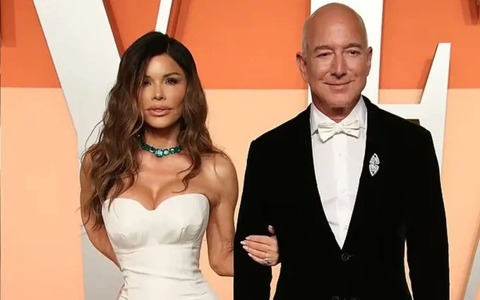Amazon founder Jeff Bezos and his fiancée Lauren Sánchez