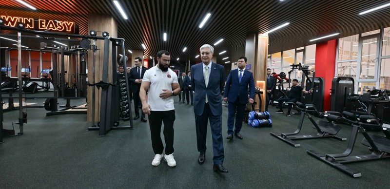 Қасым-Жомарт Тоқаев Бекзат Саттарханов атындағы спорт кешенін аралап көрді Қасым-Жомарт Тоқаев Бекзат Саттарханов атындағы спорт кешенін аралап көрді
