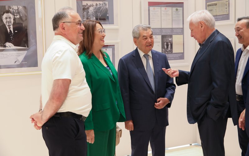 Әбіш Кекілбайұлының жеке мұрасы Президент Архивіне тапсырылды