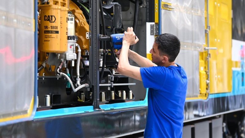 Президент Stadler Kazakhstan зауытымен танысты Президент Stadler Kazakhstan зауытымен танысты