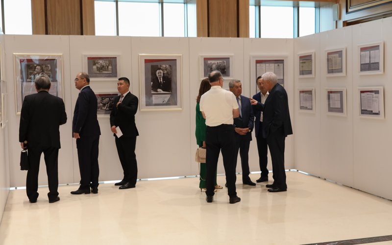 Абиш Кекилбаев Абиш Кекилбаев