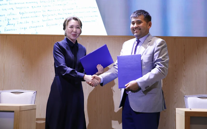 Ábish Kekilbaıulynyń jeke murasy Prezıdent Arhıvine tapsyryldy