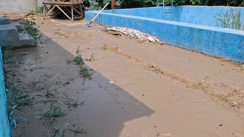 Дворы частного сектора и садик затоплены в Шымкенте Дворы частного сектора и садик затоплены в Шымкенте
