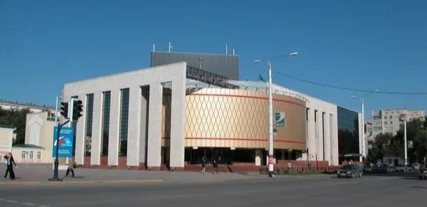 BQO-da qazaq teatryn jóndeýge 1 mlrd teńgege jýyq qarjynyń artyq qaralǵany anyqtaldy 