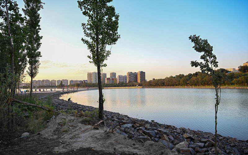 Saıran kóliniń jaǵalaýyna skeıtpark salynady Saıran kóliniń jaǵalaýyna skeıtpark salynady
