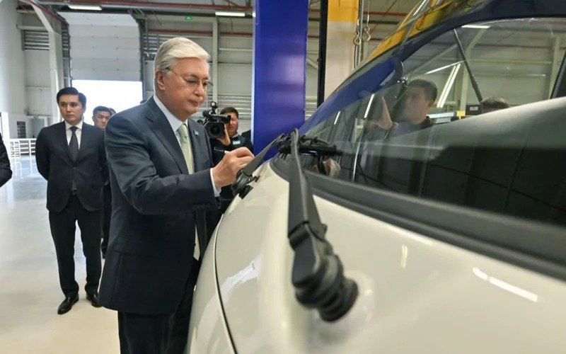 President President Tokayev meets workers of Orbis Heavy Machinery plant
