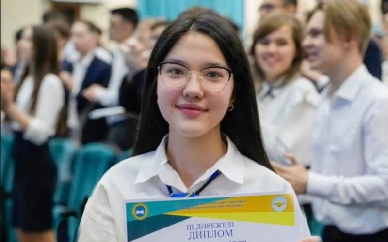 Павлодарская выпускница получила приглашение из 8 зарубежных вузов
